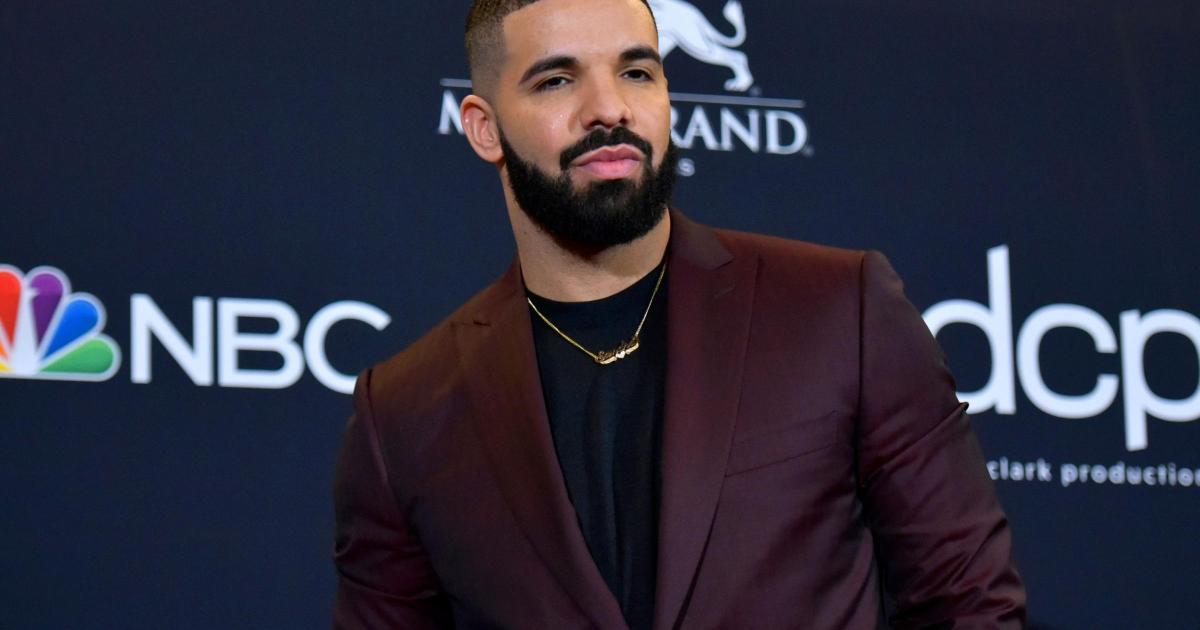 Drake delivers nostalgia and teases new music at Apollo show - Vimarsana News